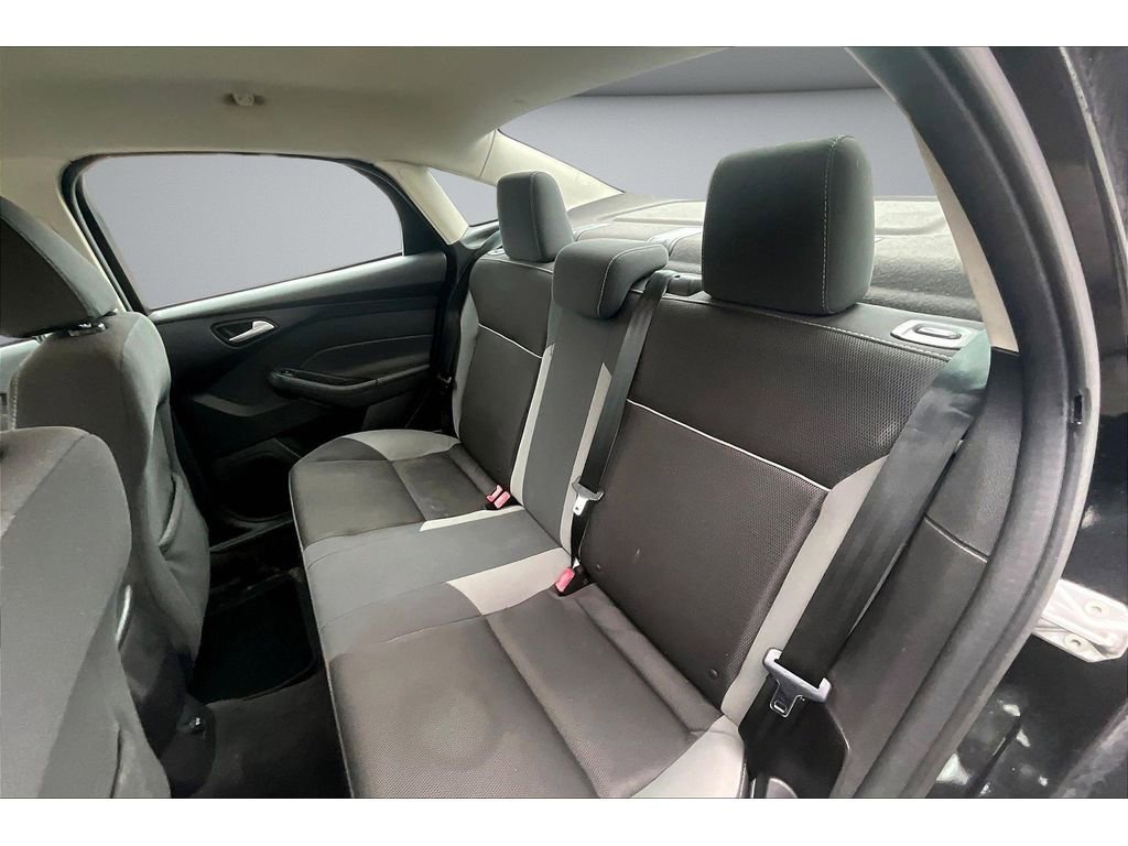 Used 2014 Ford Focus SE w/ SE Winter Package image 21