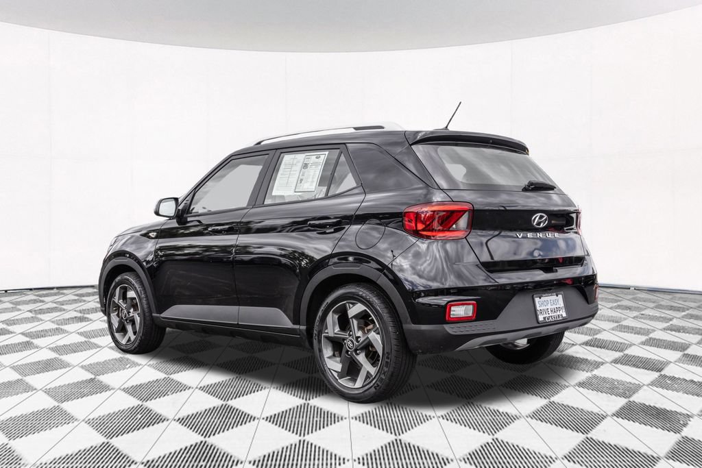 Used 2023 Hyundai Venue SEL w/ Cargo Package FWD image 8