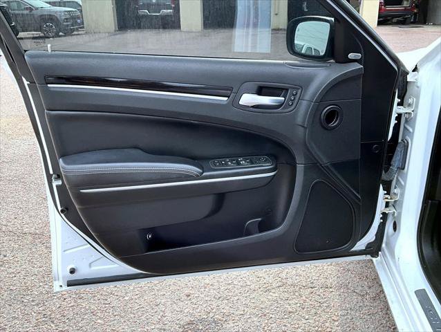 Certified 2022 Chrysler 300 S w/ Comfort Group RWD image 10