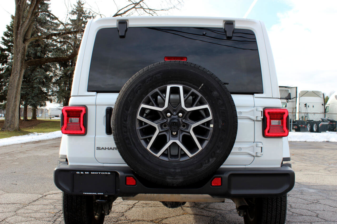 Used 2025 Jeep Wrangler Sahara image 8