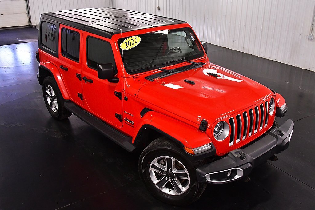 Used 2022 Jeep Wrangler Unlimited Sahara w/ Dual Top Group image 11