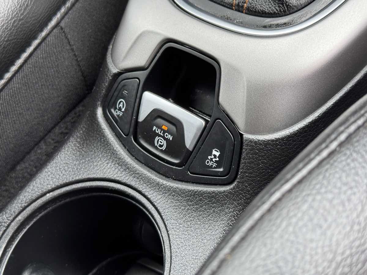 Used 2018 Jeep Compass Latitude w/ Popular Equipment Group AWD/4WD image 17