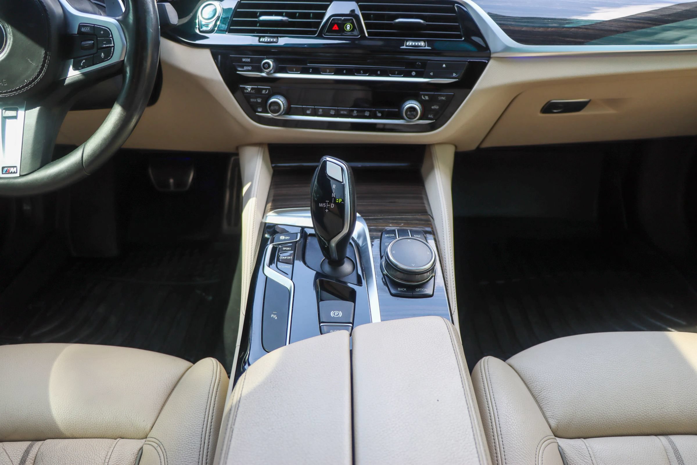 Used 2018 BMW 530i w/ M Sport Package RWD image 27