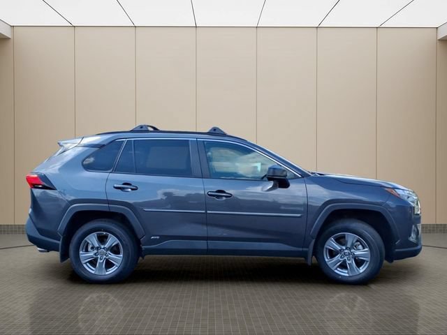 Used 2024 Toyota RAV4 LE AWD/4WD image 7