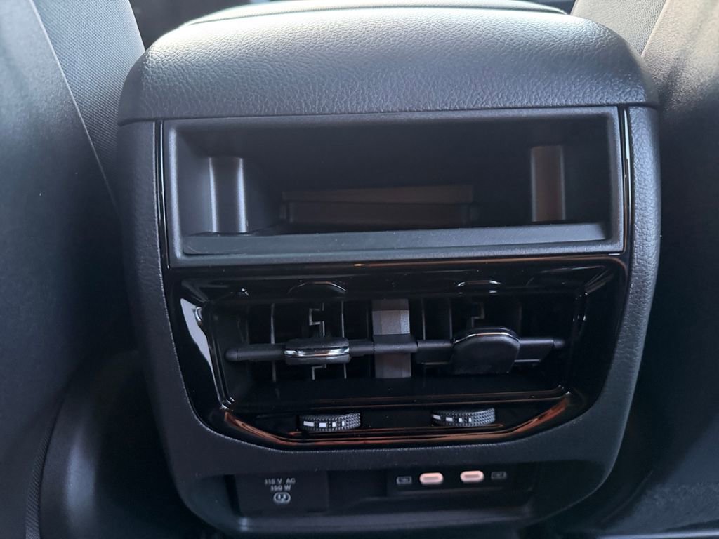 New 2026 Jeep Grand Cherokee Laredo image 16