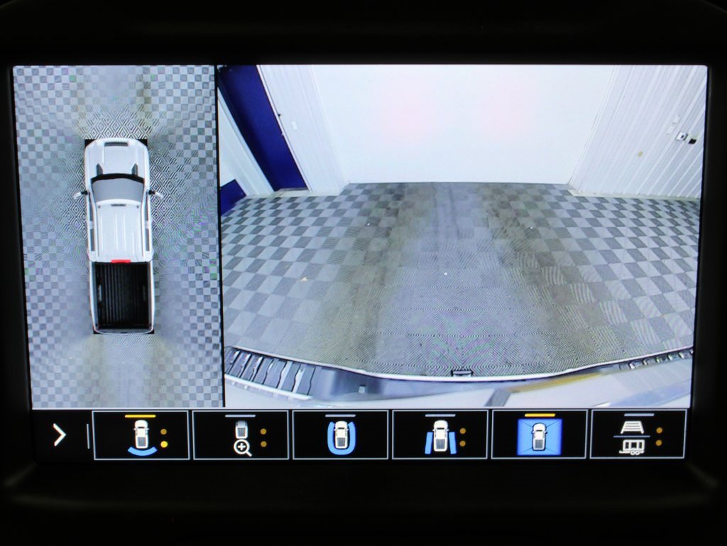 Used 2023 Chevrolet Silverado 2500 High Country w/ Z71 Off-Road Package image 16