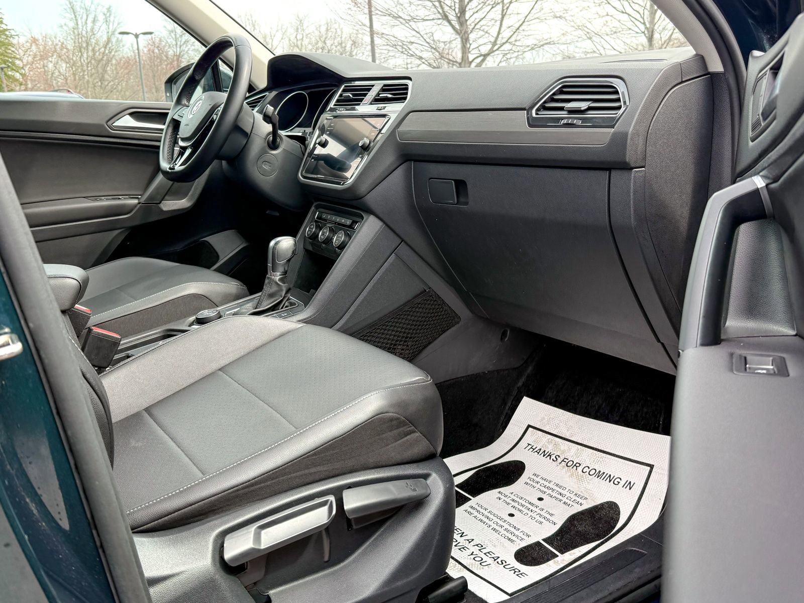 Used 2019 Volkswagen Tiguan SE w/ Panoramic Sunroof Package AWD/4WD image 12
