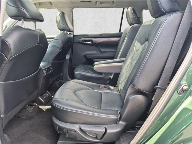 Used 2023 Toyota Highlander Platinum FWD image 21