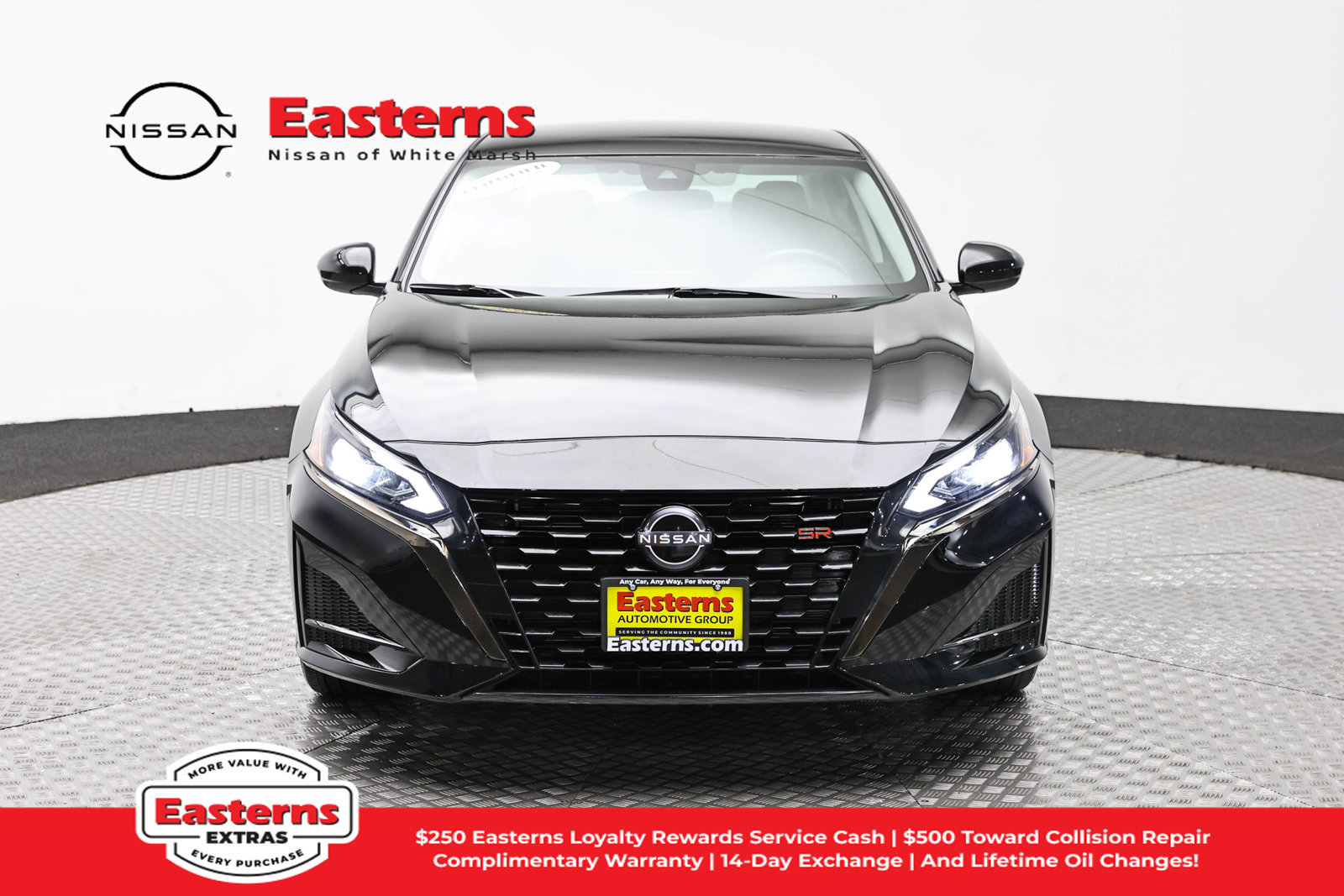 Used 2023 Nissan Altima 2.5 SR FWD image 2