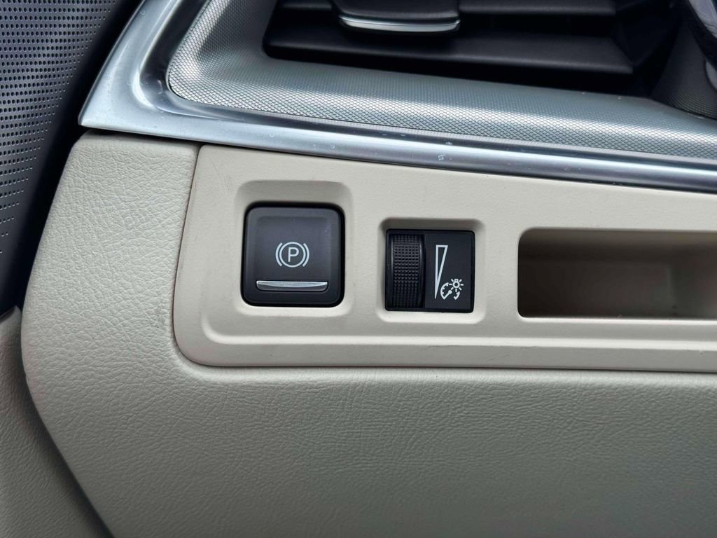 Used 2023 Cadillac XT5 Premium Luxury w/ LPO, Floor Liner Package AWD/4WD image 20
