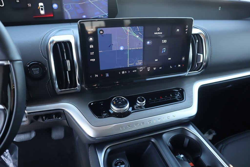 New 2025 Ford Expedition Platinum image 5