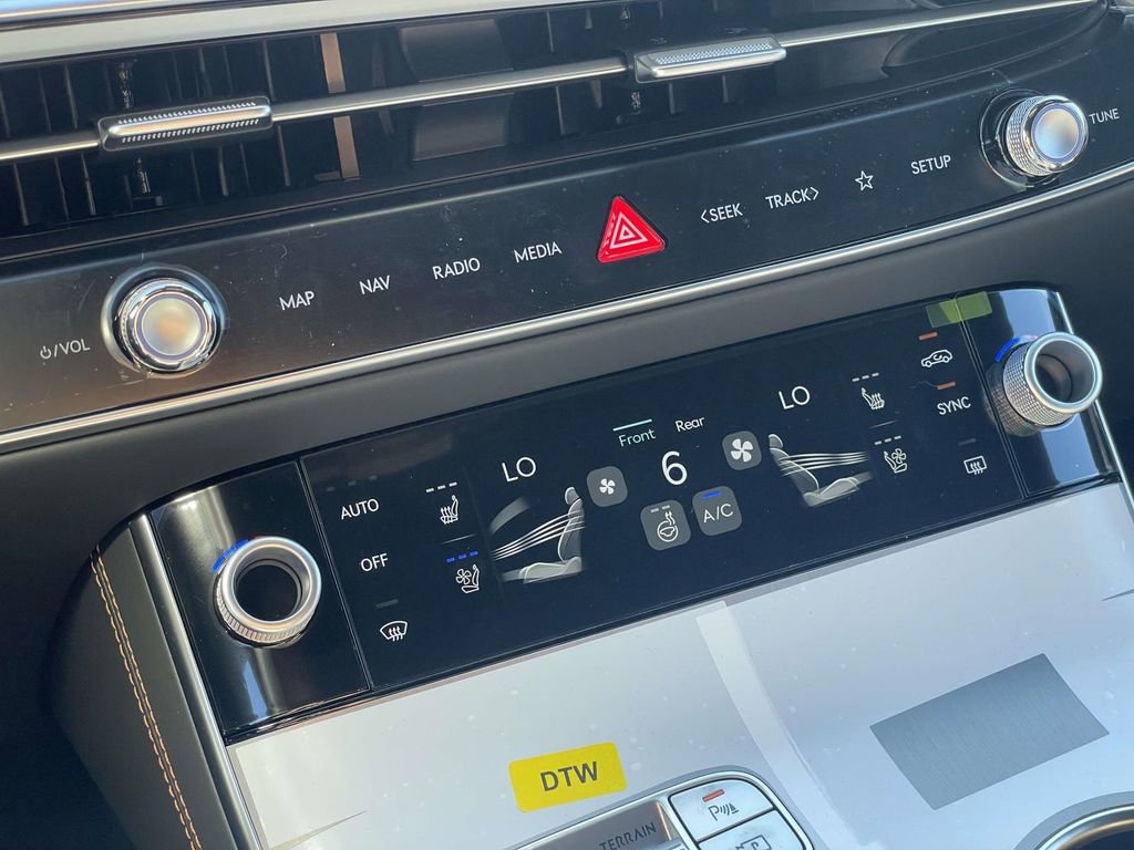 New 2026 Genesis GV70 3.5T Sport Advanced AWD/4WD image 17