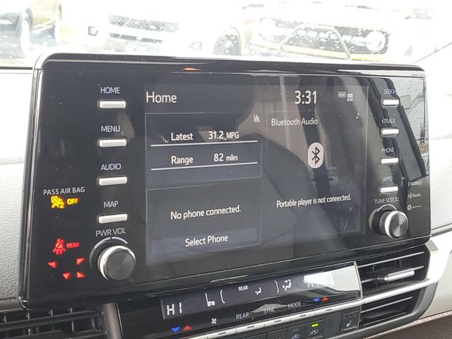 Used 2023 Toyota Sienna XLE image 16