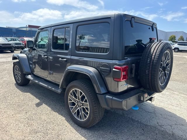 Used 2023 Jeep Wrangler Unlimited Sahara w/ Cold Weather Group AWD/4WD image 7