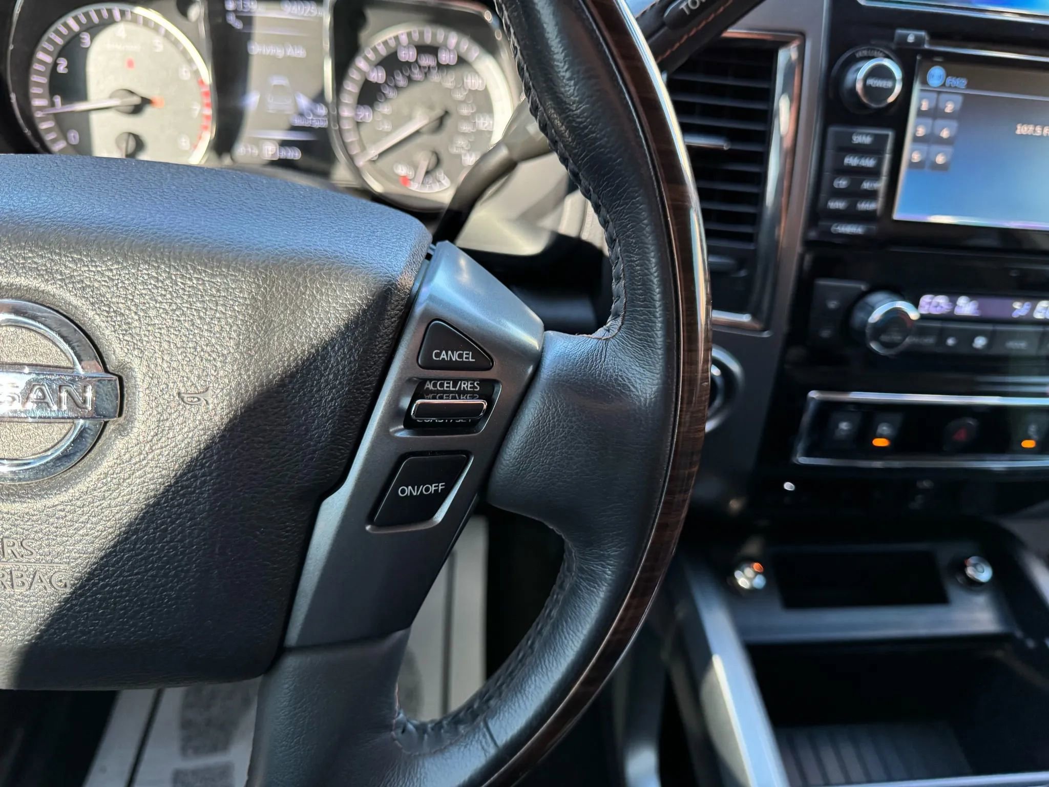 Used 2017 Nissan Titan Platinum Reserve image 27