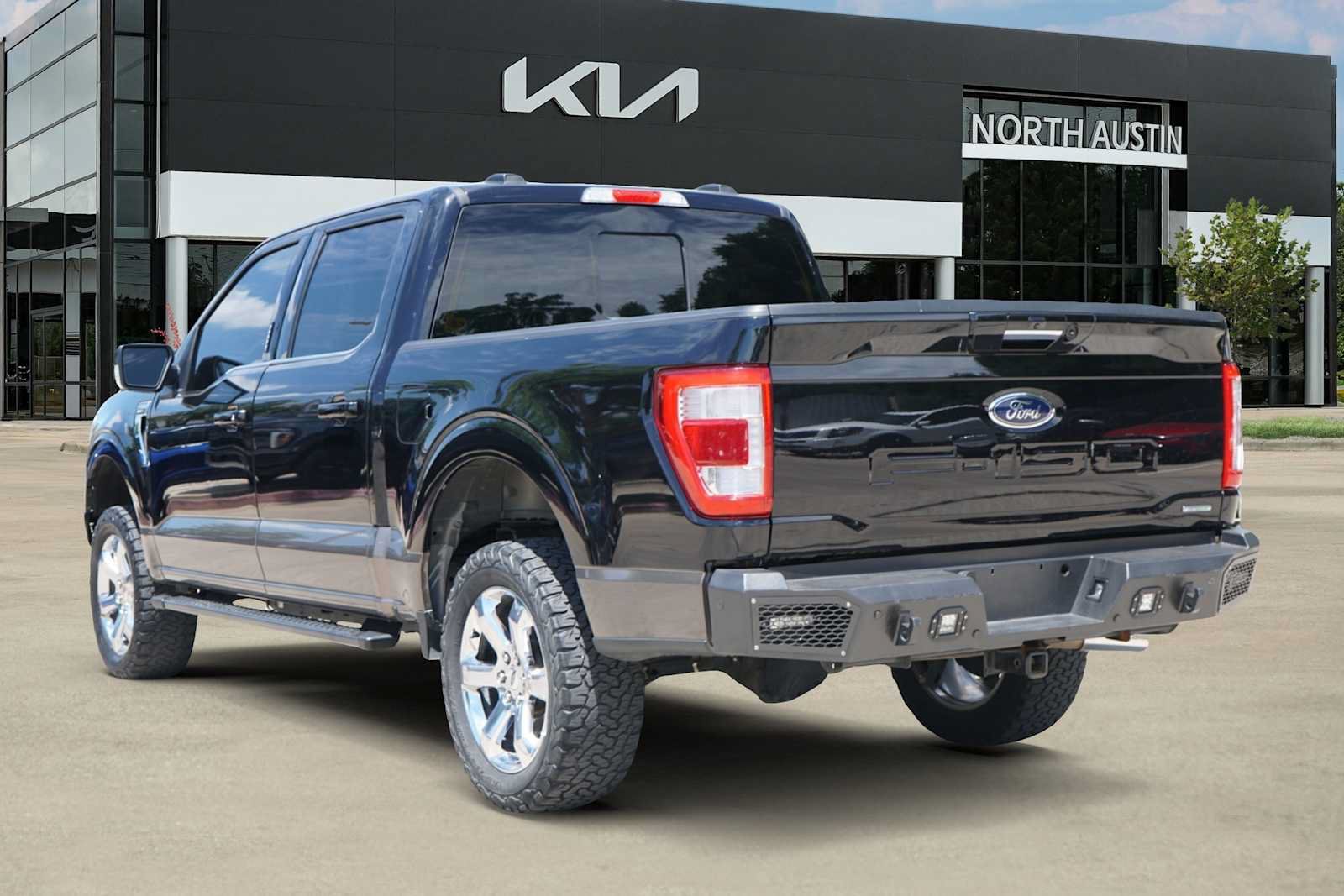 Used 2022 Ford F150 Lariat w/ Equipment Group 502A High AWD/4WD image 4