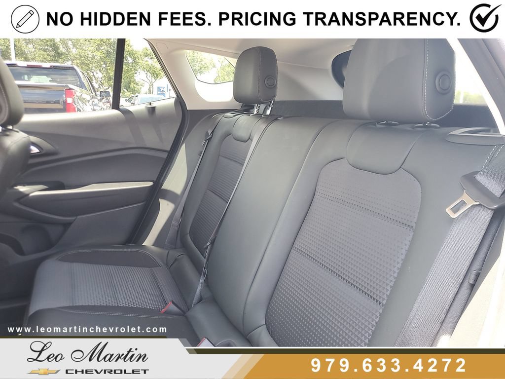 Used 2025 Chevrolet Trax LT w/ Driver Confidence Package FWD image 9
