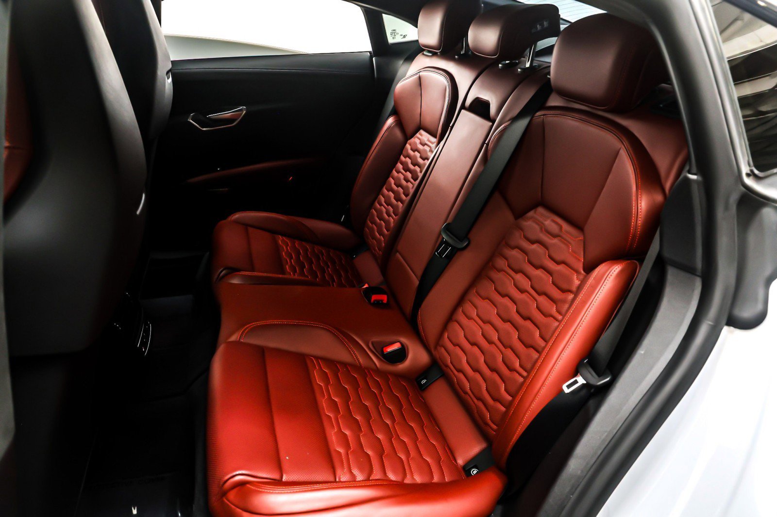 Used 2024 Audi e-tron GT Prestige w/ Prestige Package image 9