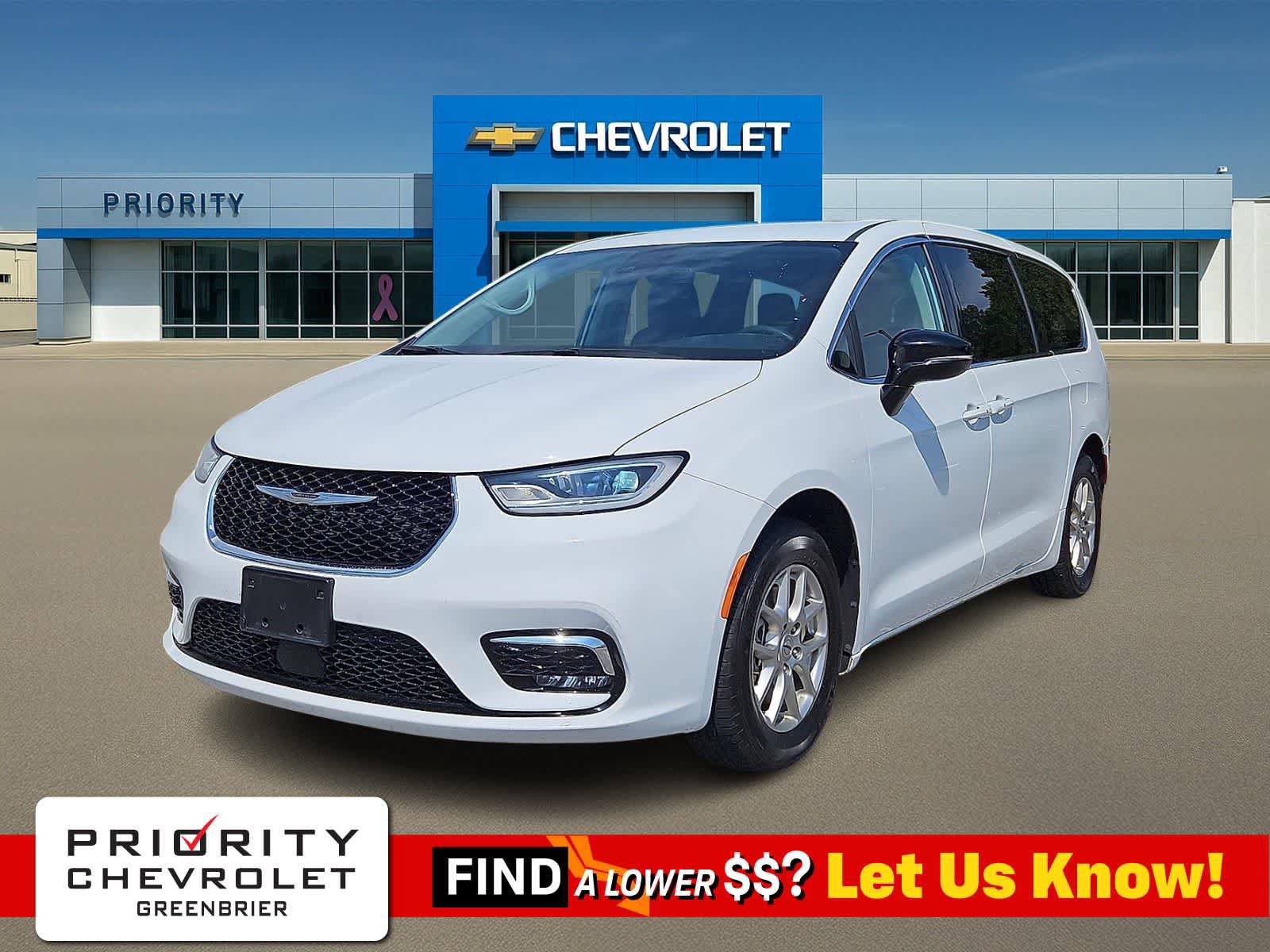 Used 2024 Chrysler Pacifica Touring-L FWD image 1