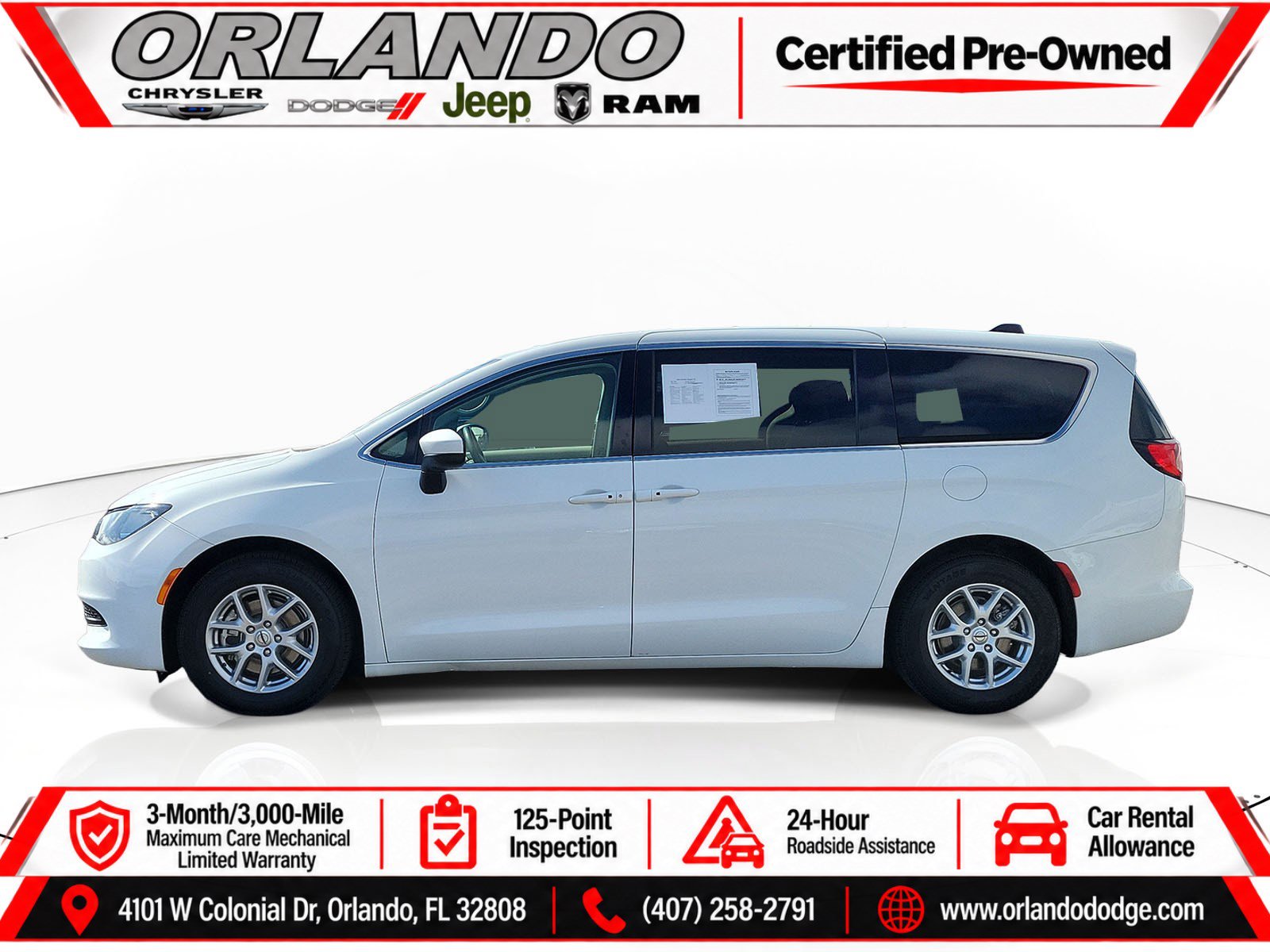 Used 2023 Chrysler Voyager LX FWD image 4