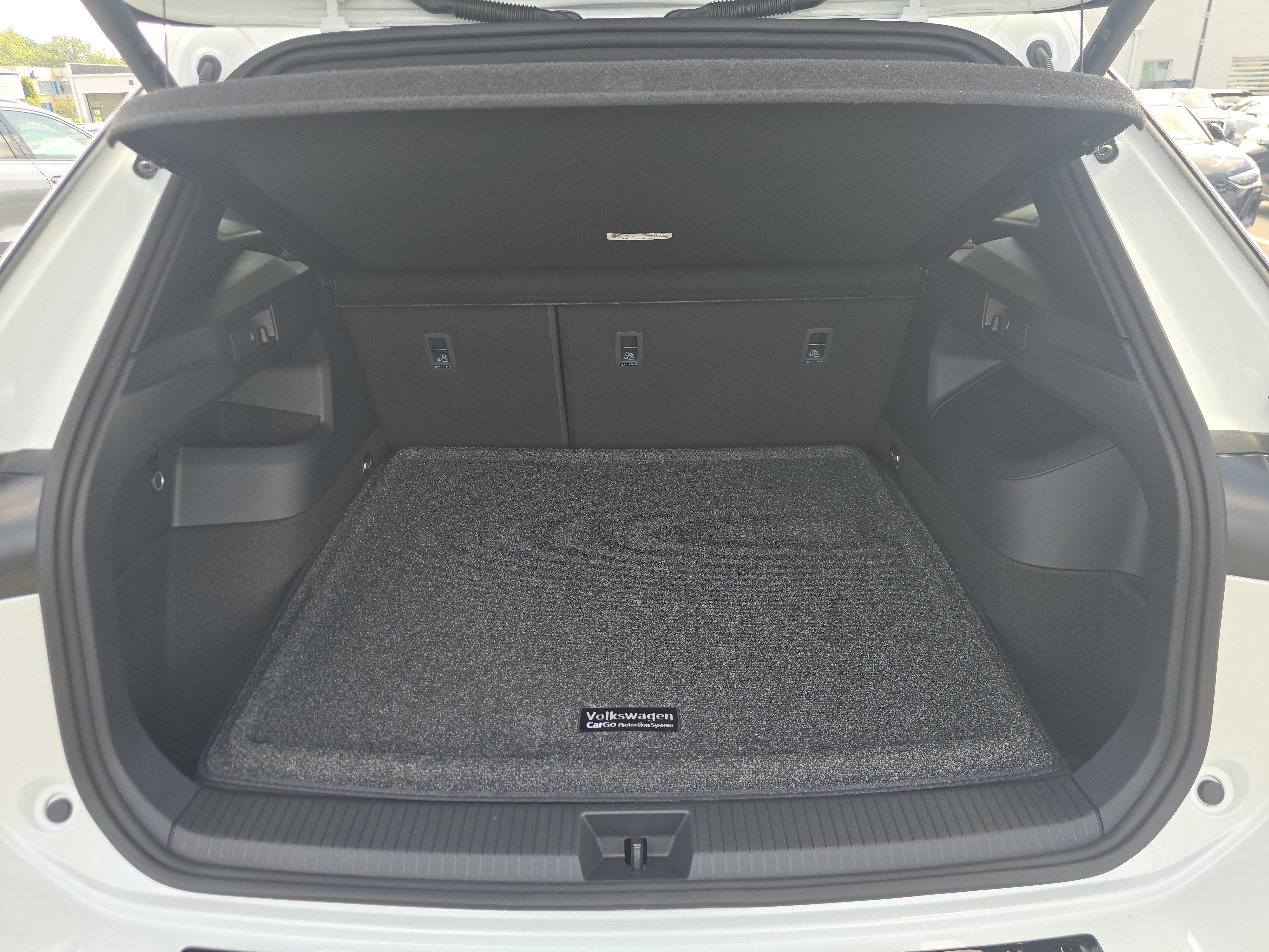 New 2026 Volkswagen Tiguan SEL R-Line AWD/4WD image 18