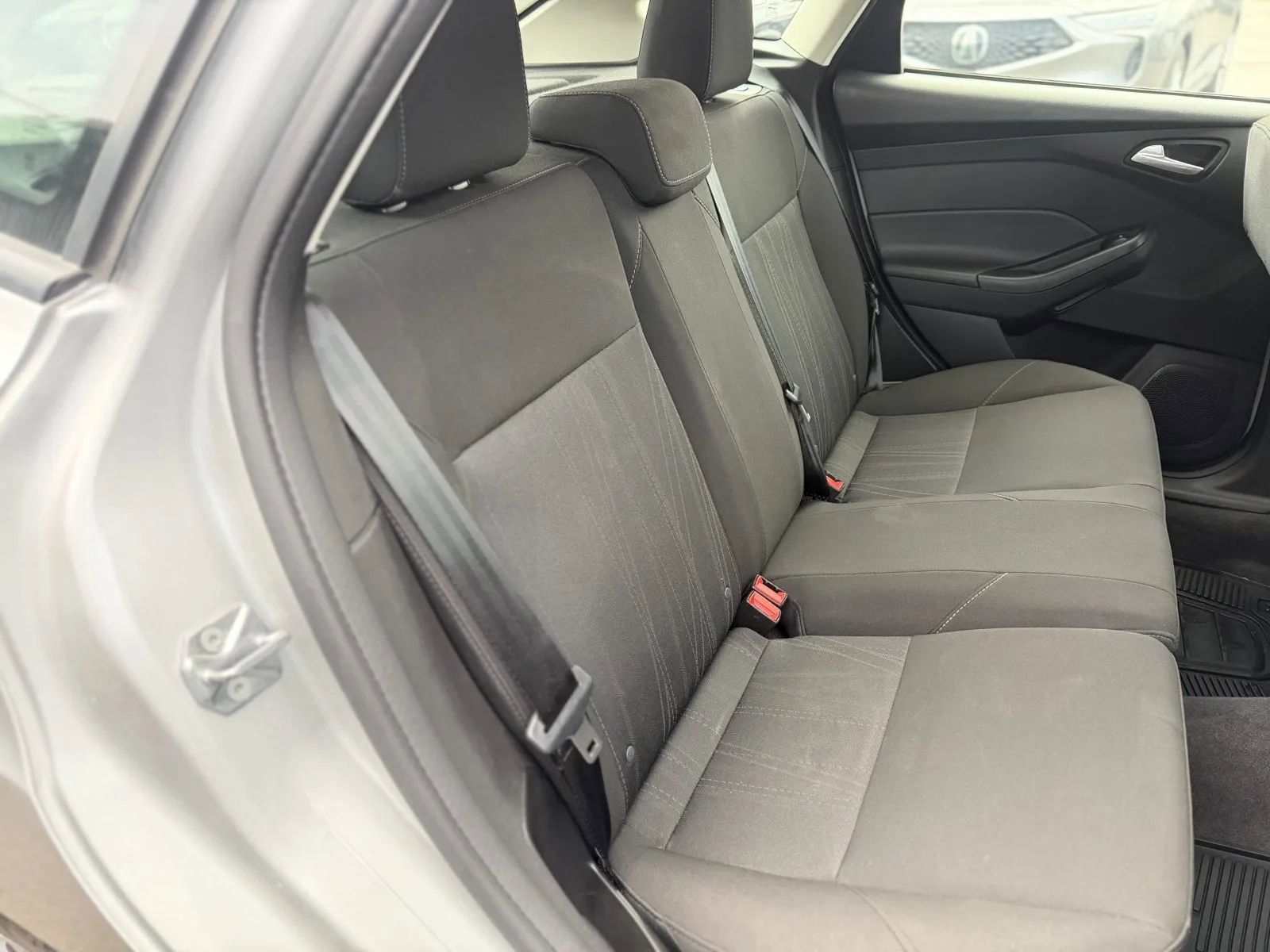 Used 2018 Ford Focus SE w/ Cold Weather Package FWD image 43