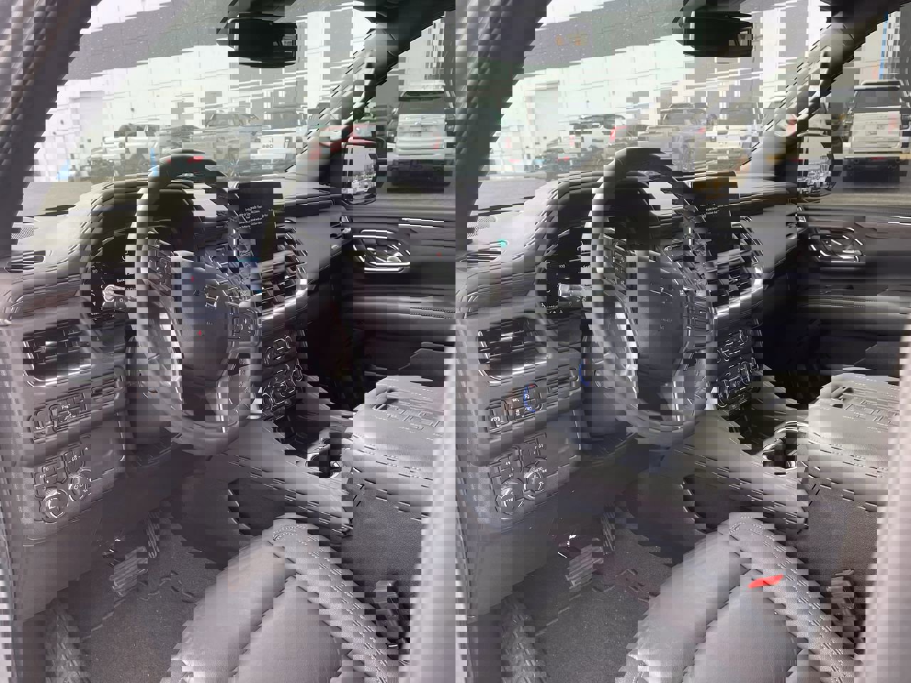 Used 2024 Chevrolet Suburban Z71 w/ Luxury Package image 10