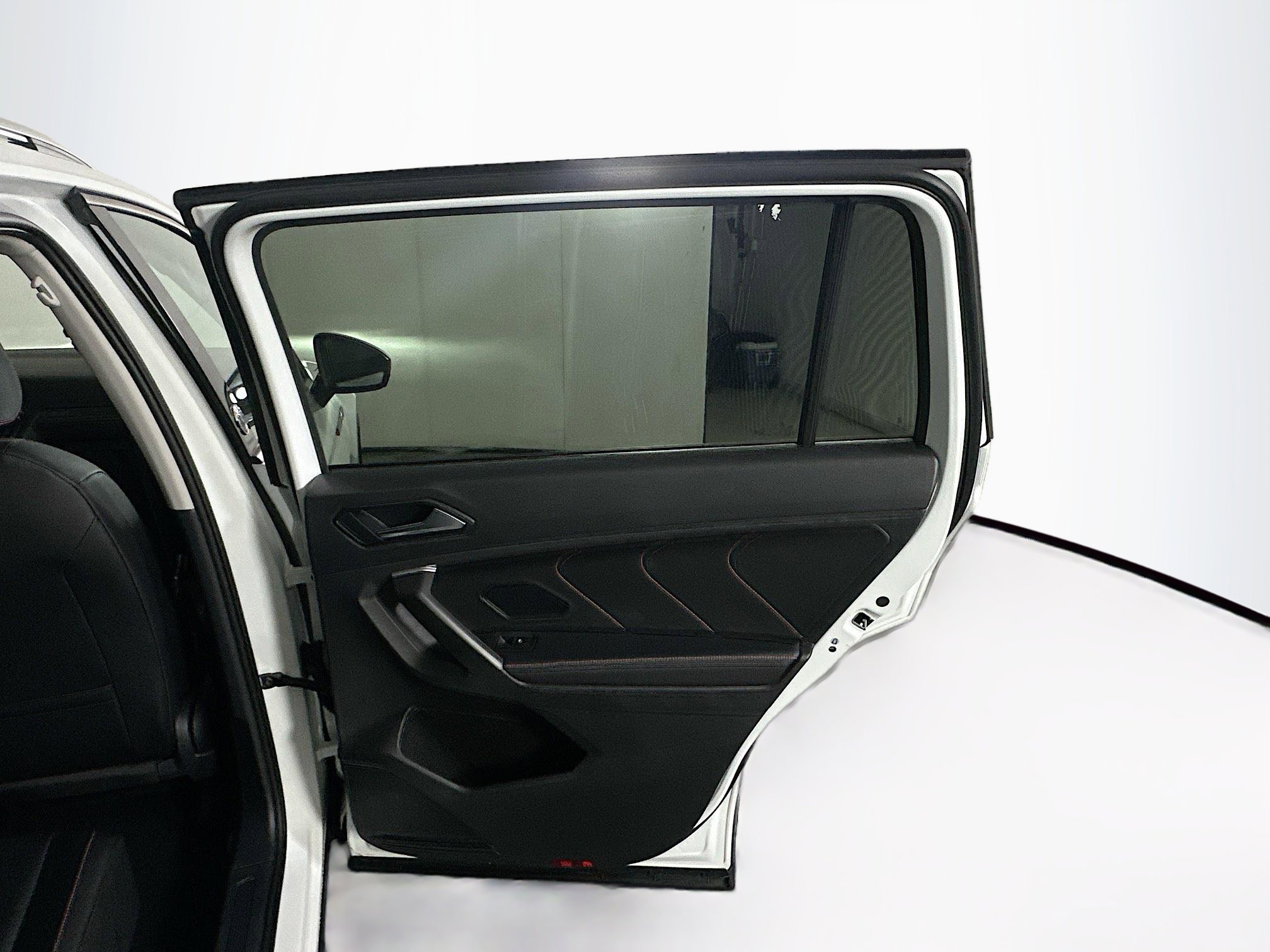 Used 2024 Volkswagen Tiguan Wolfsburg Edition image 31