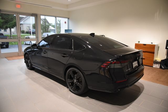 Used 2024 Honda Accord Sport image 2