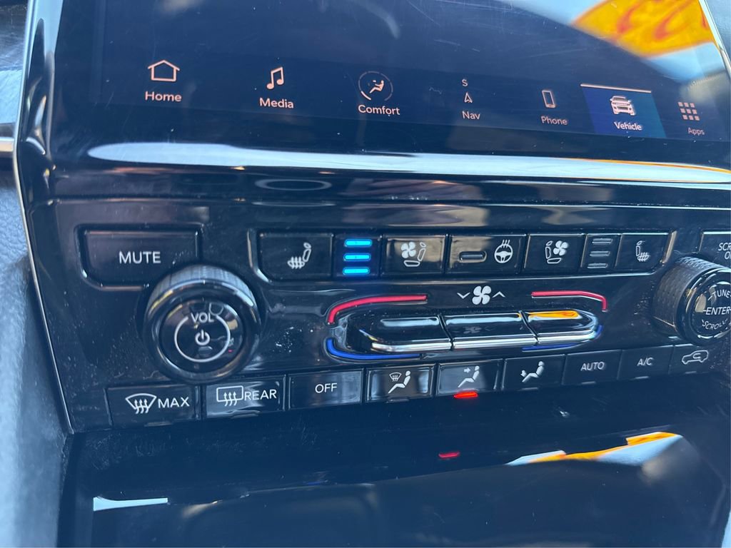 Used 2023 Jeep Grand Cherokee Trailhawk w/ Luxury Tech Group III image 42