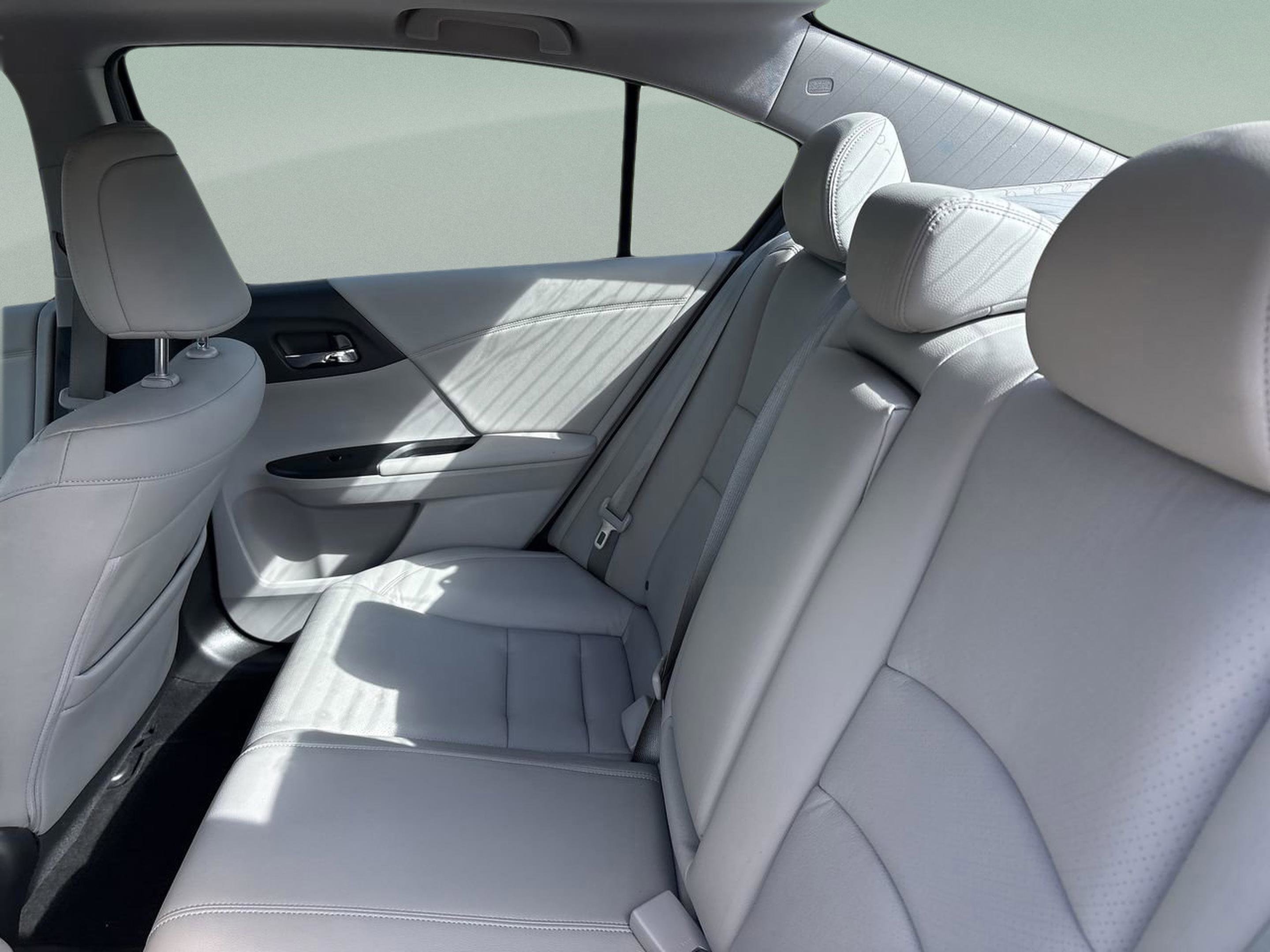 Used 2015 Honda Accord EX-L image 18