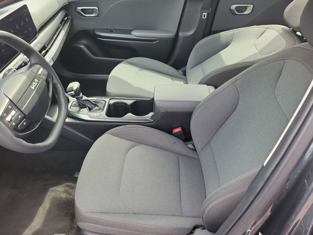 Used 2025 Kia K4 FWD image 17