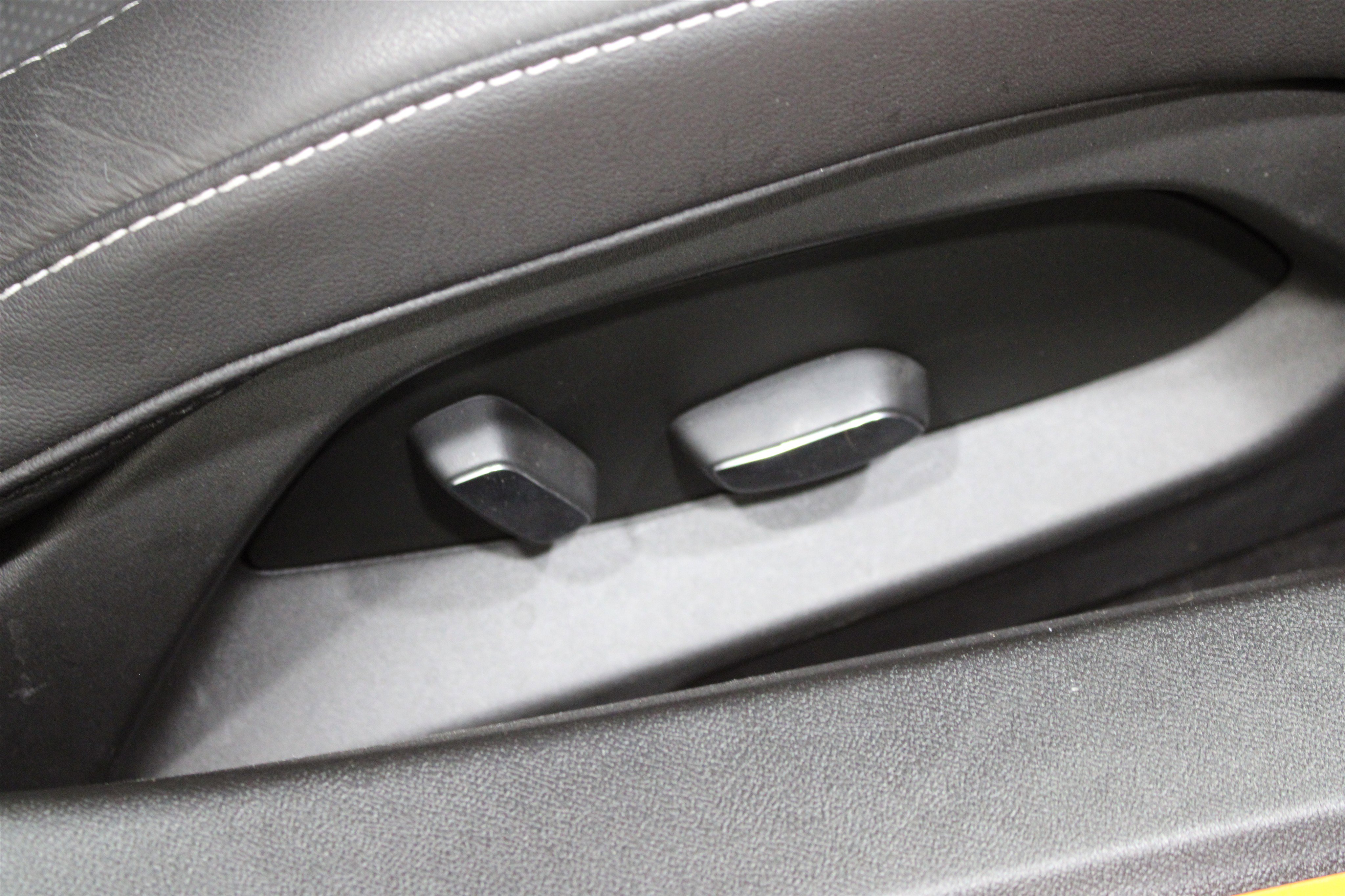 Used 2024 Chevrolet Corvette Stingray Coupe w/ Z51 Performance Package RWD image 25