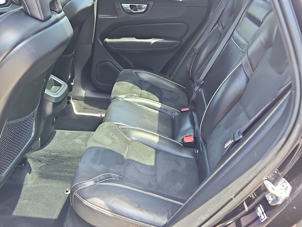 Used 2019 Volvo XC60 T6 R-Design w/ Protection Package Premier AWD/4WD image 25