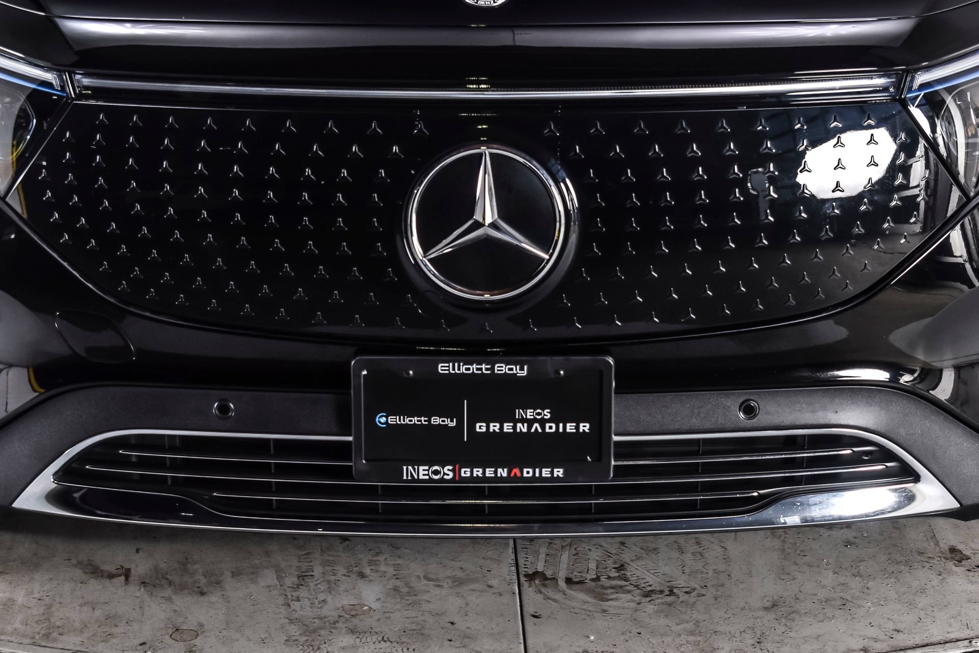 Used 2024 Mercedes-Benz EQB 350 4MATIC SUV w/ Winter Package image 10