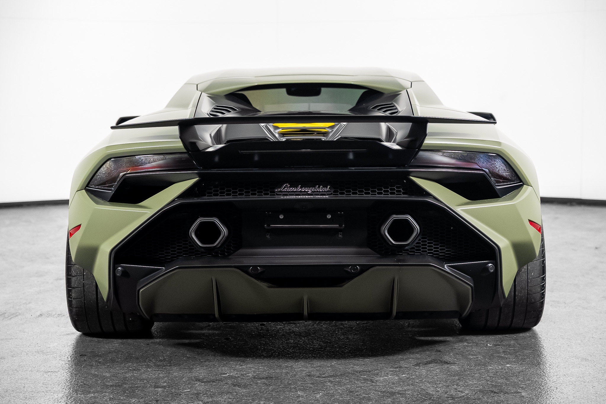 Used 2023 Lamborghini Huracan Tecnica RWD image 23