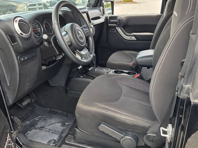 Used 2014 Jeep Wrangler Rubicon w/ Power Convenience Group AWD/4WD image 13