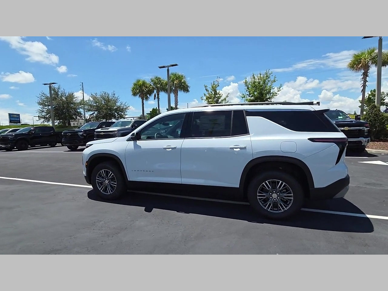 New 2026 Chevrolet Traverse LT w/ Driver Confidence Package AWD/4WD image 20