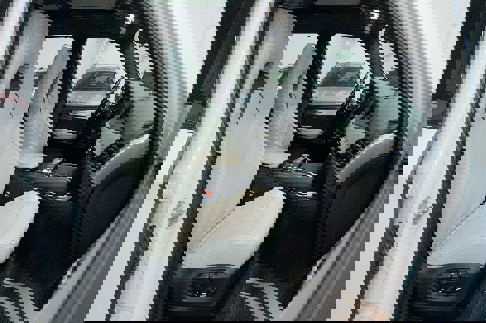 Used 2015 BMW X5 M image 30