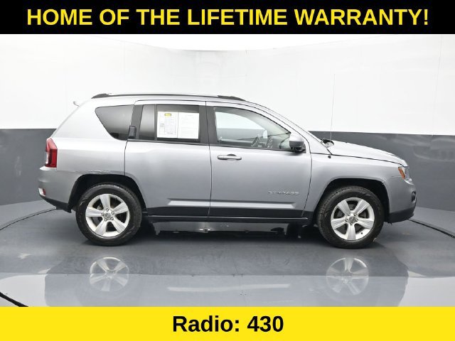 Used 2017 Jeep Compass Latitude AWD/4WD image 7