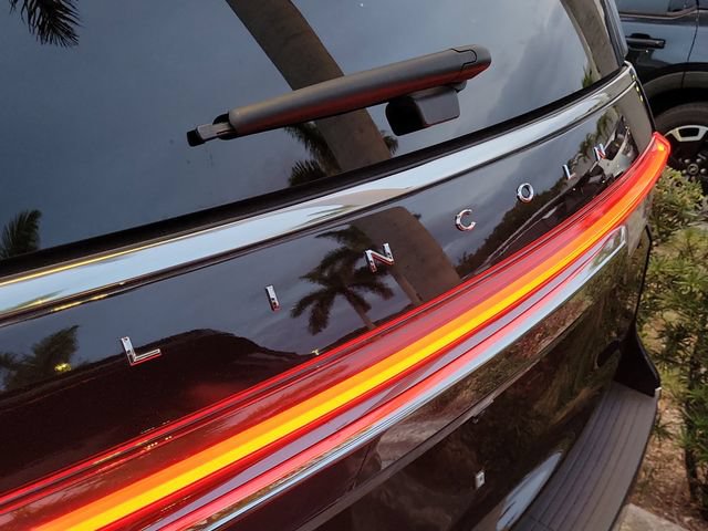Used 2024 Lincoln Navigator Premiere AWD/4WD image 5
