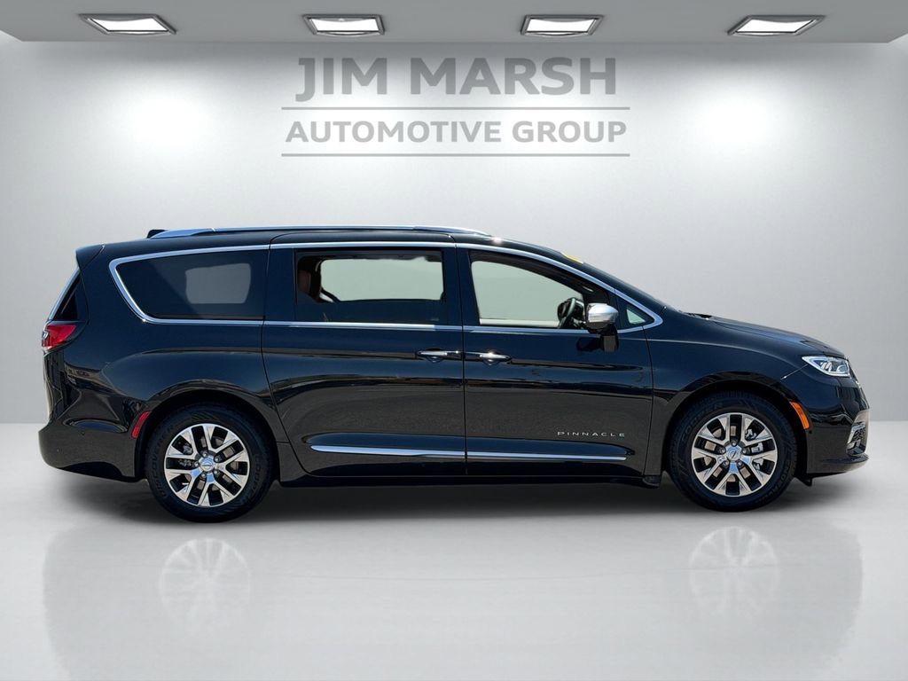 Certified 2023 Chrysler Pacifica Pinnacle FWD image 7