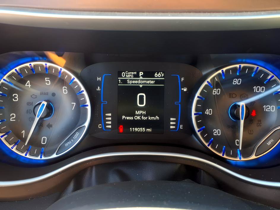 Used 2021 Chrysler Voyager Lxi FWD image 24