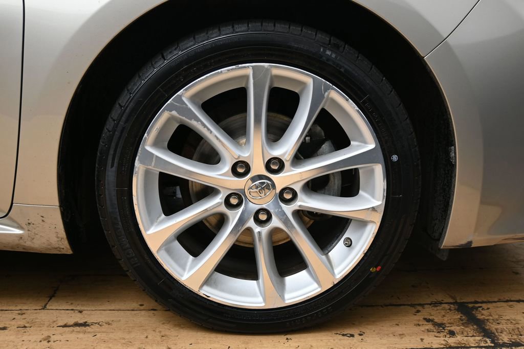 Used 2014 Toyota Avalon Limited image 12