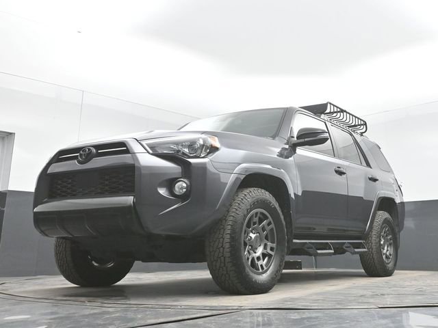 Used 2020 Toyota 4Runner Venture w/ Moonroof Package image 44