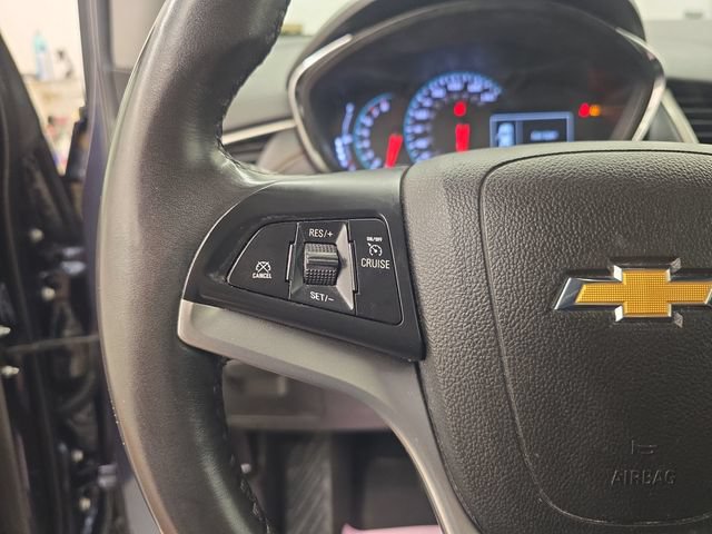 Used 2018 Chevrolet Trax LT w/ LT Convenience Package FWD image 30