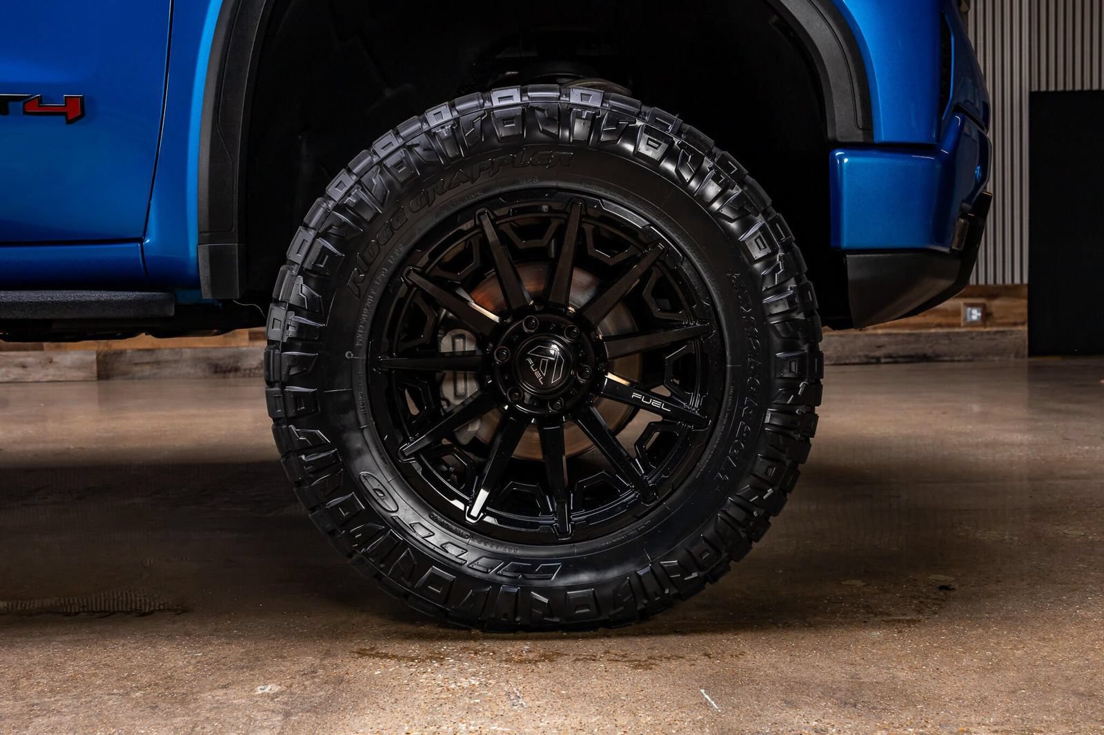 Used 2023 GMC Sierra 1500 AT4 w/ AT4 Premium Package AWD/4WD image 12