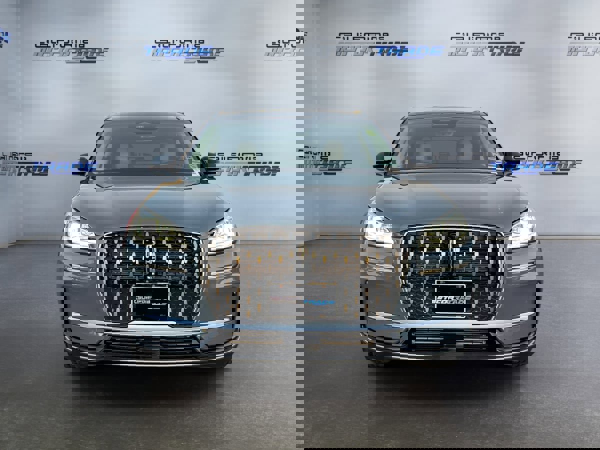 Used 2024 Lincoln Corsair Reserve w/ Equipment Group 201A image 2