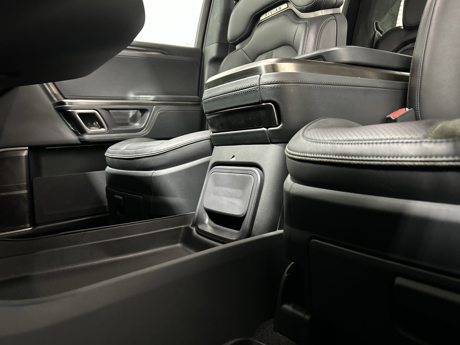 Used 2022 Rivian R1T Launch Edition AWD/4WD image 31