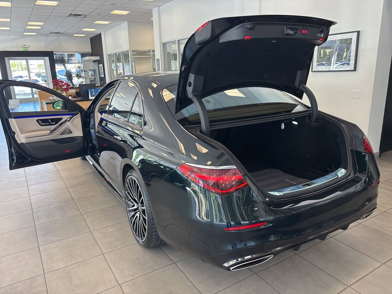 Certified 2023 Mercedes-Benz S 580 4MATIC Sedan image 12